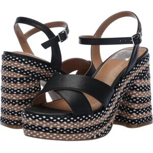 NWOT - DV by Dolce Vita Women’s Wilson Sandal